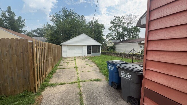 Foto del edificio - Charming 2-Bedroom Home in Toledo – Cozy & Convenient!