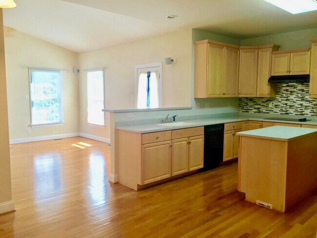 Building Photo - 1525 Clemons Way