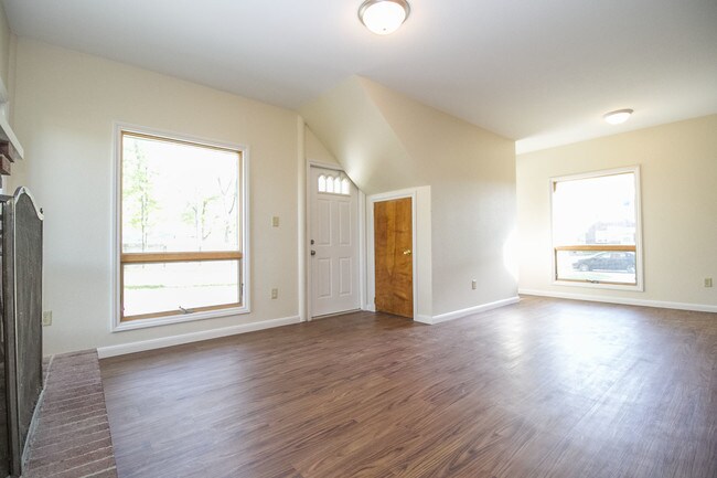 Foto del edificio - 2943 Escott Ave