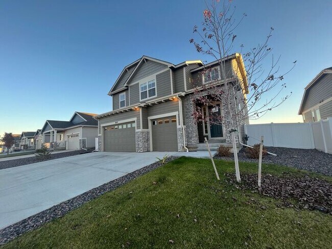 Building Photo - Beautiful Newer Home in North Windsor
