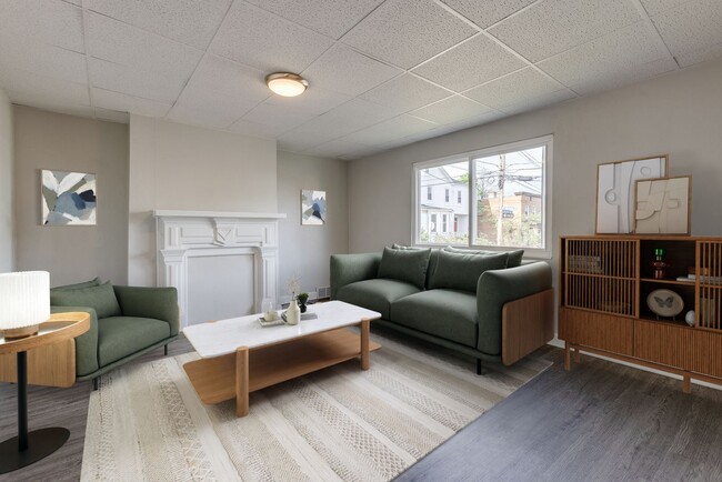 AVAILABLE JULY 2026 - Spacious 2 Bedroom Home w/ Fenced Yard & AC! - AVAILABLE JULY 2026 - Spacious 2 Bedroom Home w/ Fenced Yard & AC!