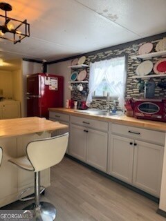 Foto del edificio - 215 Lynn Dr