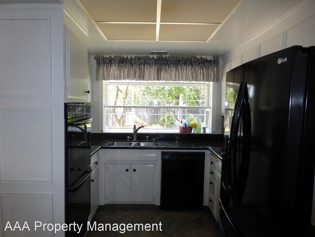 Foto del edificio - 4 br, 2 bath House - 5585 Jasper Ct