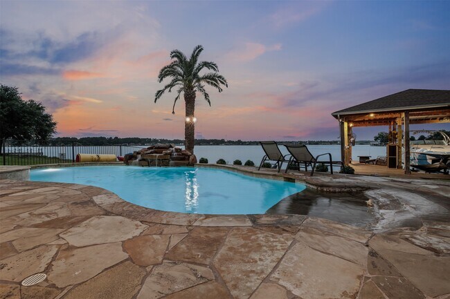 Foto del edificio - 14030 Shoreline Dr
