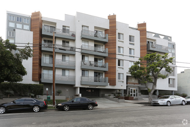 Building Photo - Fuller-Martel Apartments