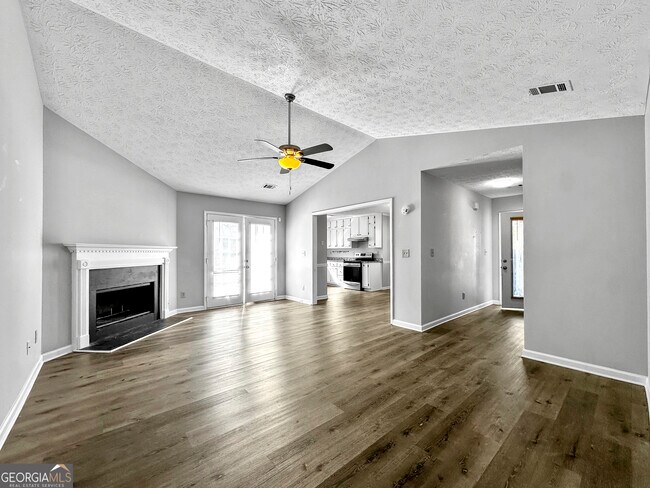 Building Photo - 140 Landing Dr