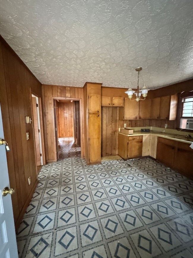 Building Photo - 2 bedroom / 1 office / 1 bathroom in Shelby, NC