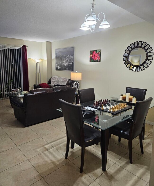 Foto del edificio - 8440 SW 8th St