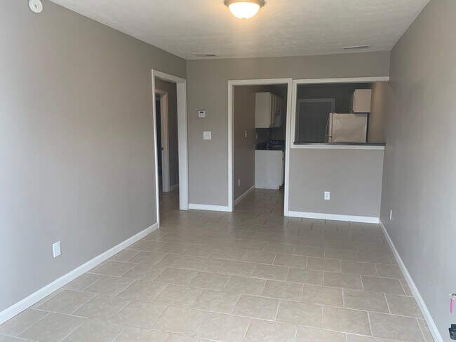 Building Photo - 19 Susan Cv