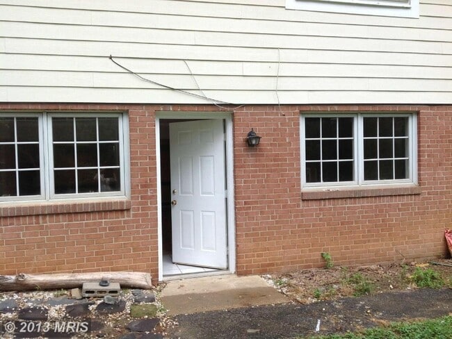 Building Photo - 731 Miller Ave
