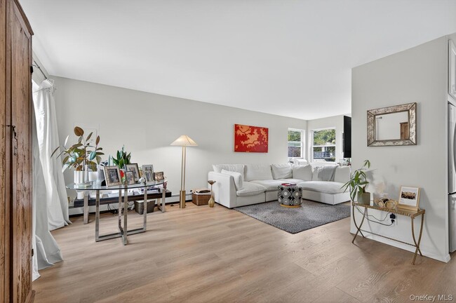 Building Photo - 22 8th St