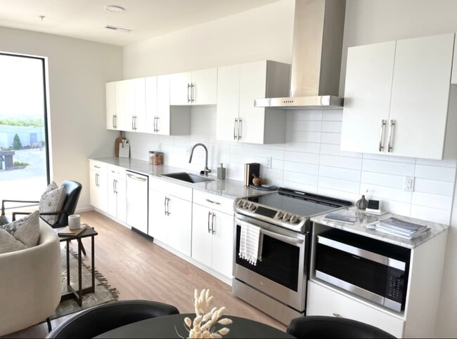 Brand new kitchen and appliances - 806 Olympic St