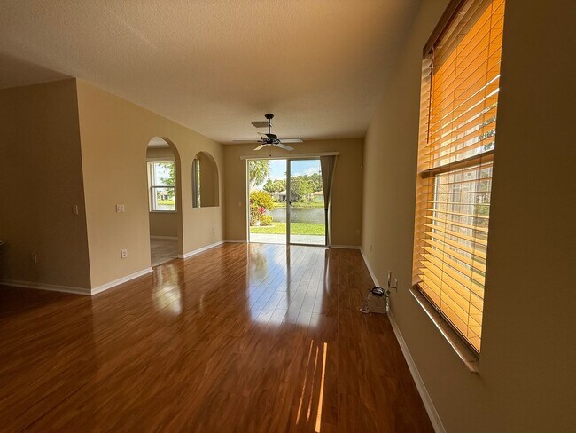 Building Photo - Single Family Home in Gated PSL Community