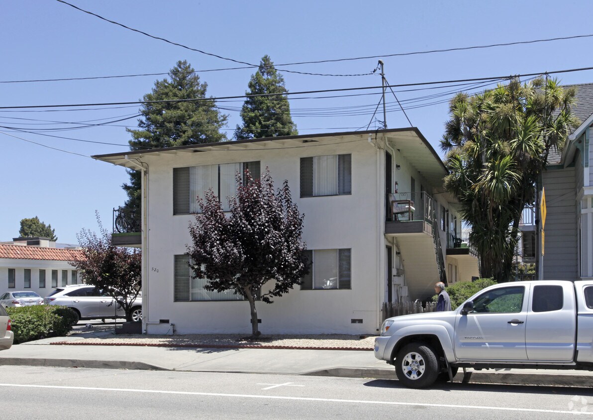 Building Photo - 520 Chestnut St Ext