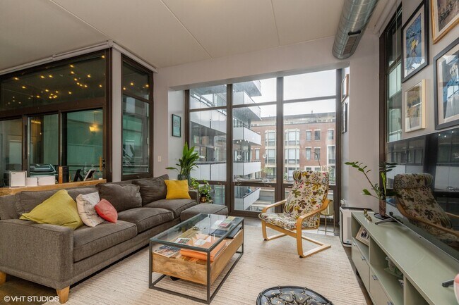Foto del edificio - 660 W Wayman St