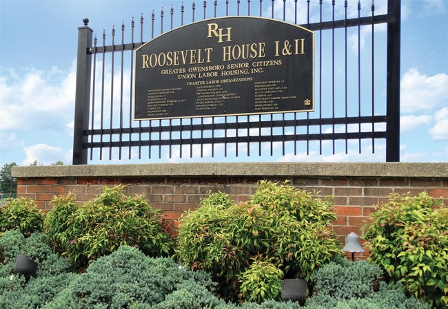 Foto del edificio - Roosevelt House I & II Senior Community