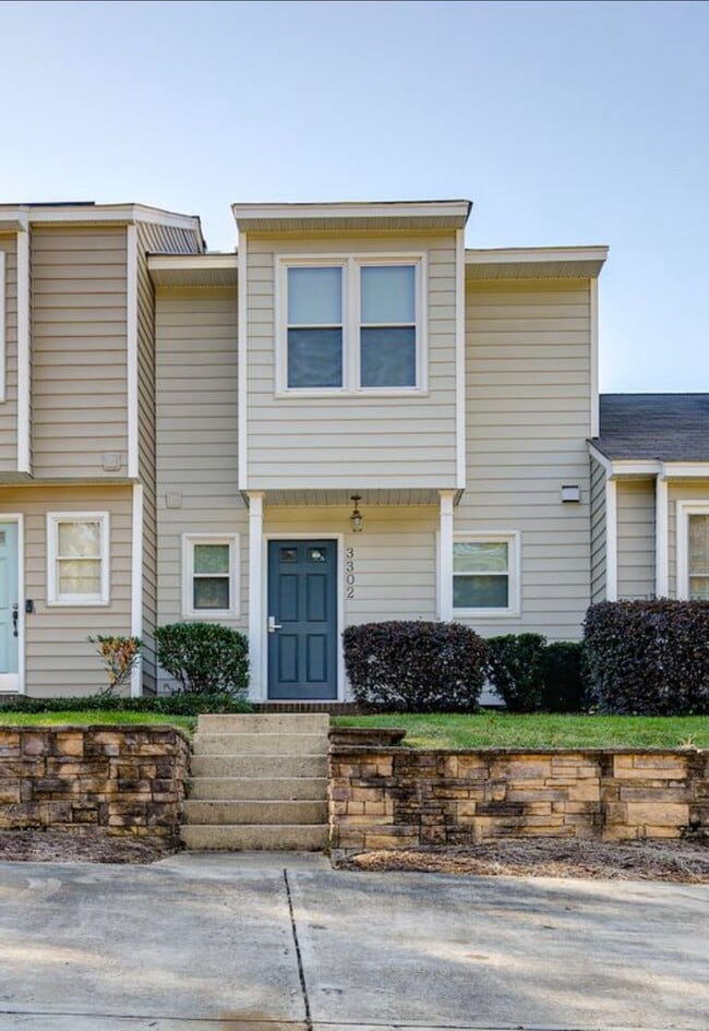 Building Photo - 3302 Comstock Rd