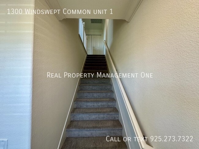 Building Photo - Beautiful 3 Bed, 2.5 Bath Condo in Perfect...
