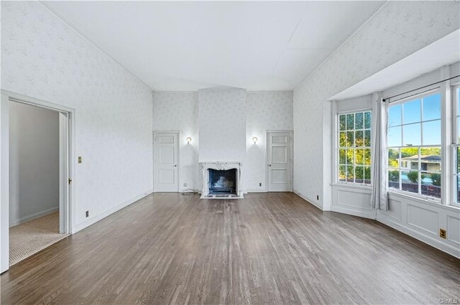 Foto del edificio - 1527 Royal Oaks Dr