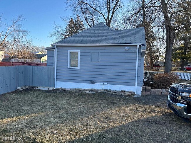 Building Photo - 2 br, 1 bath House - 122 Woodland Dr