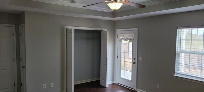 Foto del edificio - 810 E 24th St