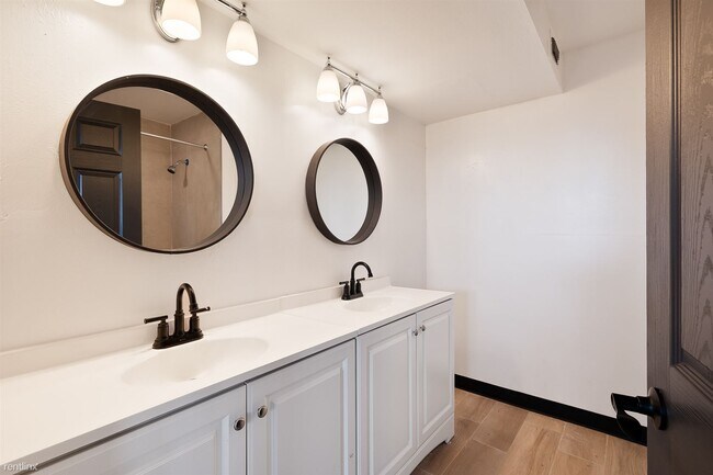 Foto del edificio - 4 br, 4 bath House - 135 W Quince Ave