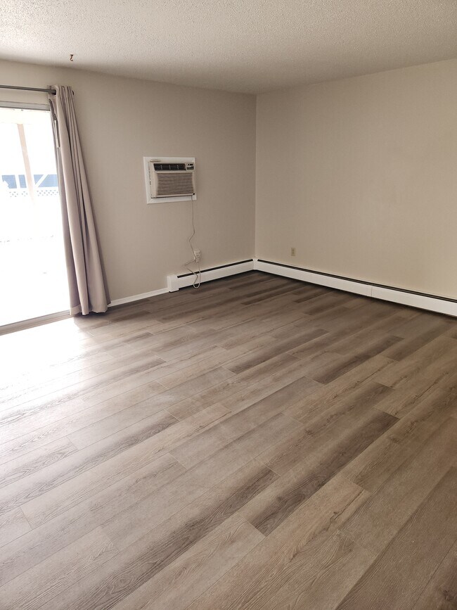 Living Room - 611 N 4th St