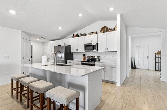 Building Photo - 15217 Zircon Red Dr