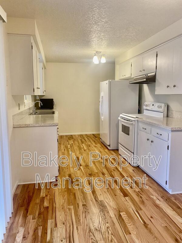 Foto del edificio - 7003 Brentwood Dr