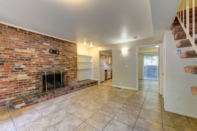 Building Photo - 1000 11th St