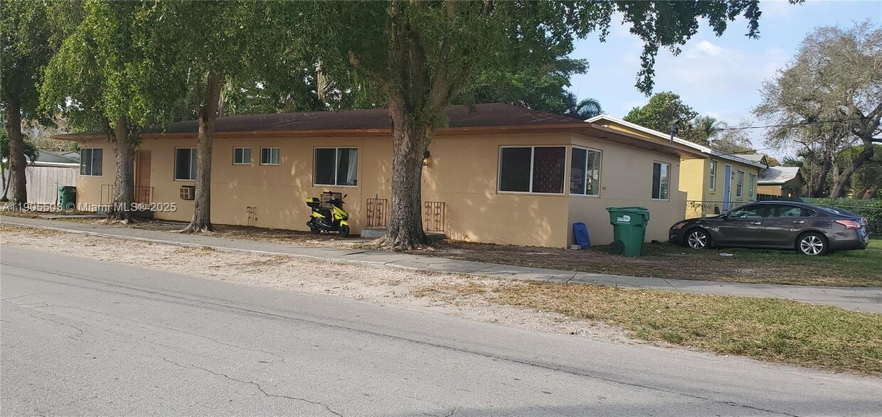 Foto principal - 1296 NE 110th Terrace