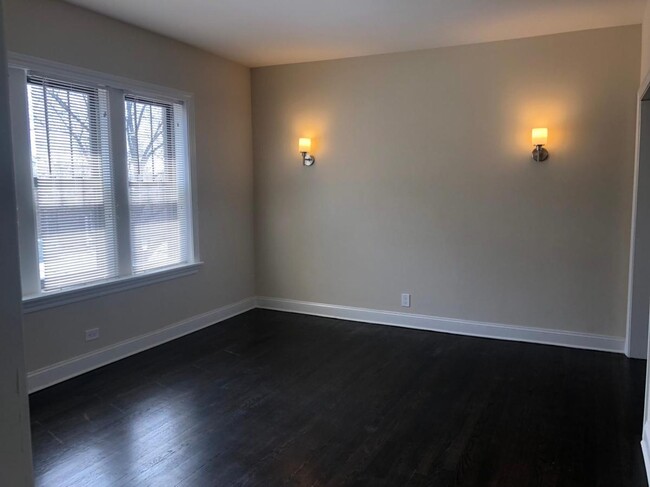 Foto del edificio - 1540 W Waveland Ave