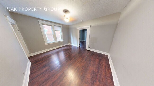 Foto del edificio - 2334 Stratford Ave