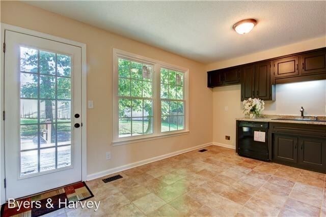 Foto del edificio - 3 br, 2 bath House - 412 Bridlewood Road