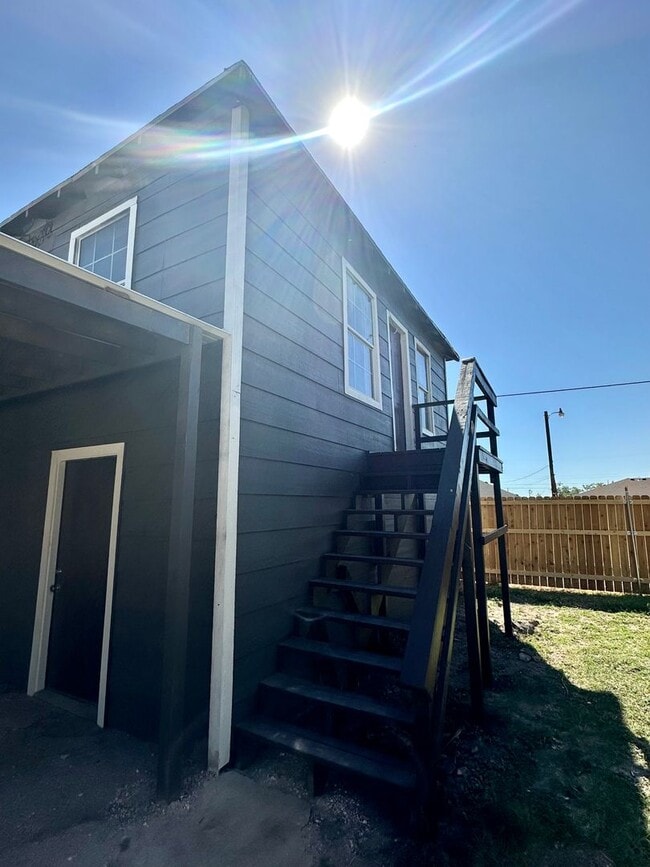 Foto del edificio - COMING AUGUST 2025 - Remodeled 1 Bedroom A...