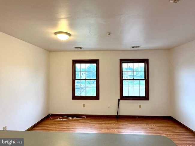 Building Photo - 358 Main St