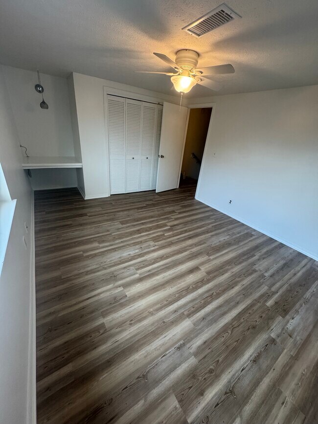 Building Photo - 1825 Flagg Ave