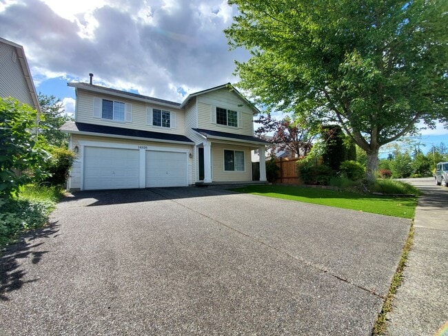 Building Photo - Charming 4-Bedroom Home in Peaceful Neighb...
