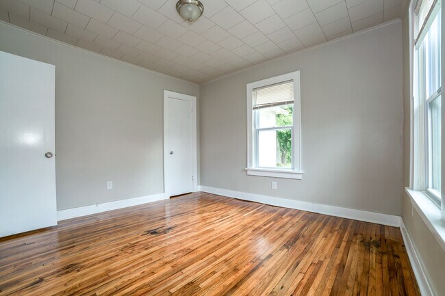Foto del edificio - 1733 E Marshall St