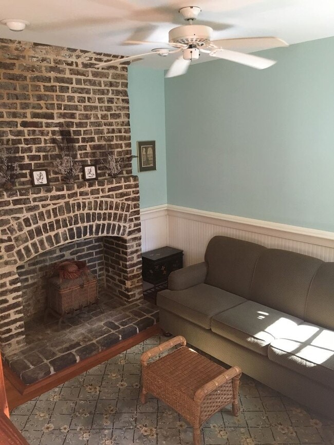 Building Photo - 1 br, 1 bath House - 17.5 Wentworth Street