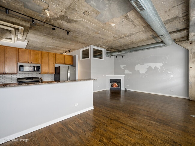 Building Photo - 1151 W 14th Pl