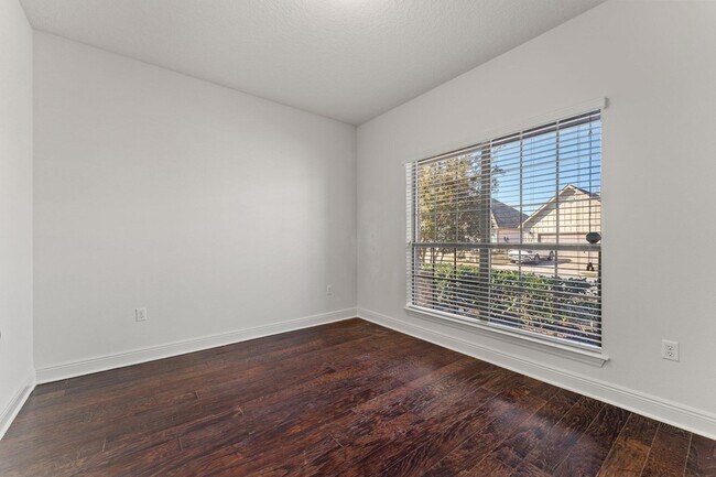 Foto del edificio - 188 Whispering Lake Dr