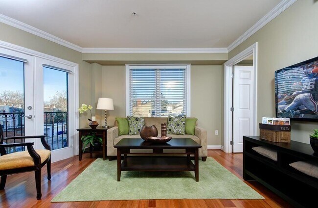 Building Photo - Centrally Located 1BR/1BA on Penn Ave Capi...