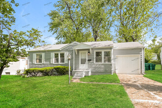 Building Photo - 1143 Roxton Dr