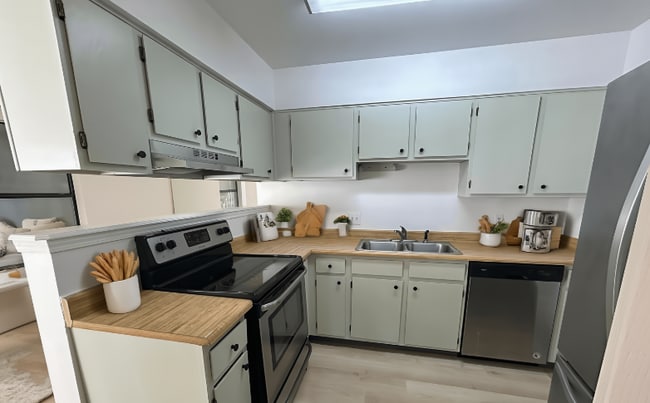 Building Photo - 1845 Kendall St