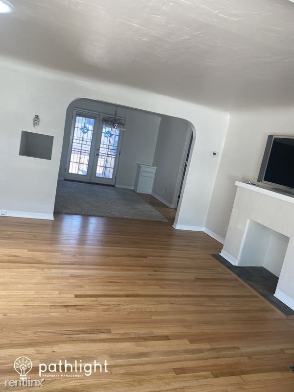 Building Photo - 4 br, 1 bath House - 206 Morningside Drive...