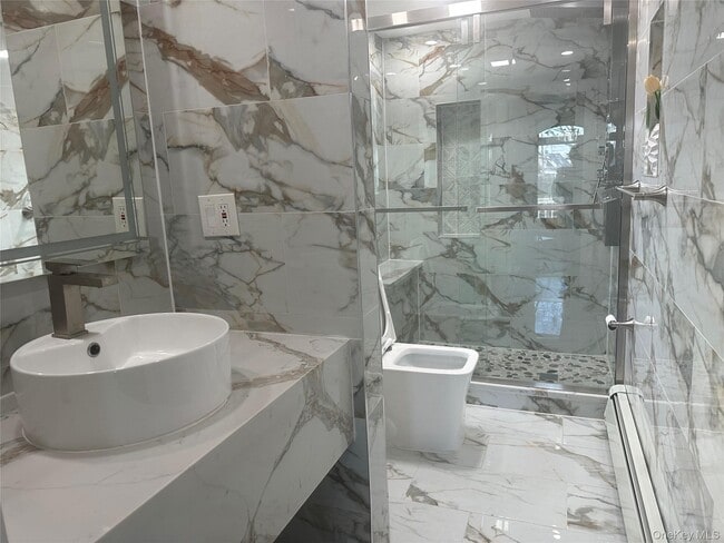 Building Photo - 524 Jerusalem Ave