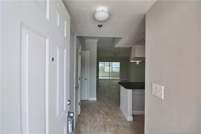 Foto del edificio - 2950 SE Ocean Blvd