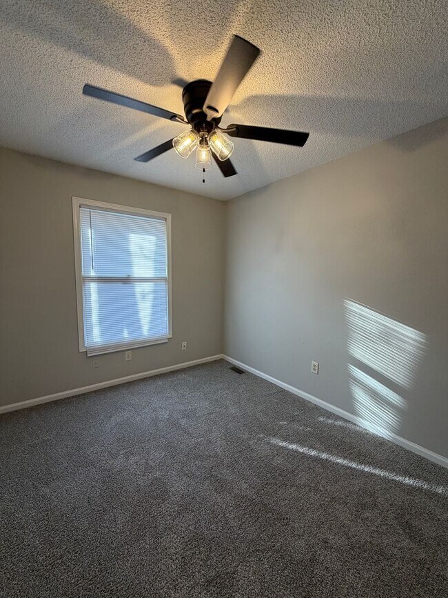 Building Photo - 1835 S Stacey St