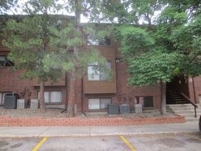 Building Photo - 324 Wright St